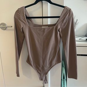 Aritzia Bavarian Square Neck Bodysuit